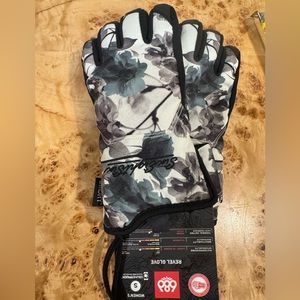 686 Revel Gloves - NEW WITH TAGS
